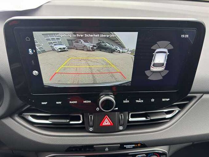 Hyundai i30 1.5 Family Rückfahrkamera/Lenkradheizung