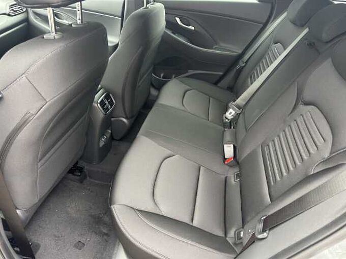 Hyundai i30 1.5 Family Rückfahrkamera/Lenkradheizung