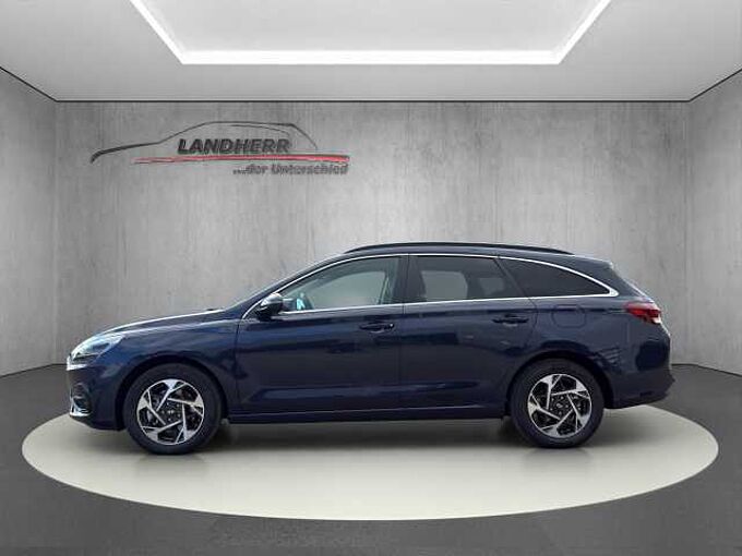 Hyundai i30 Kombi 1.5 T-GDI Family // LED/Kamera/SHZ