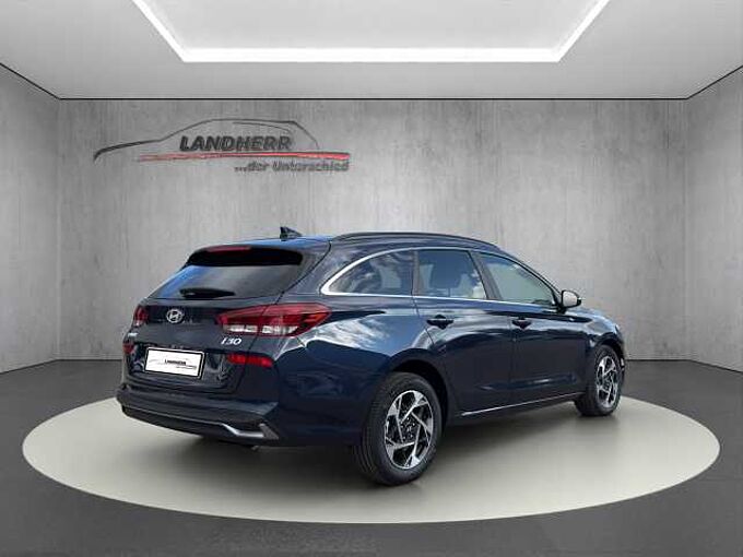Hyundai i30 Kombi 1.5 T-GDI Family // LED/Kamera/SHZ