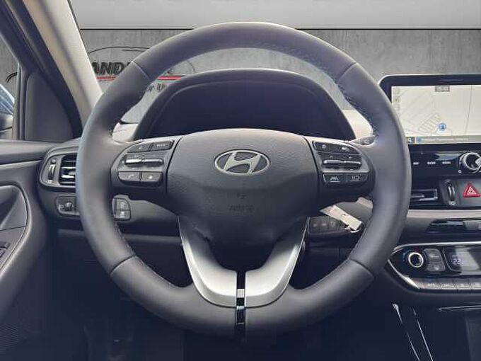 Hyundai i30 Kombi 1.5 T-GDI Family // LED/Kamera/SHZ
