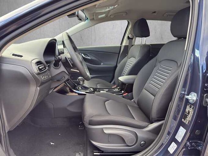 Hyundai i30 Kombi 1.5 T-GDI Family // LED/Kamera/SHZ