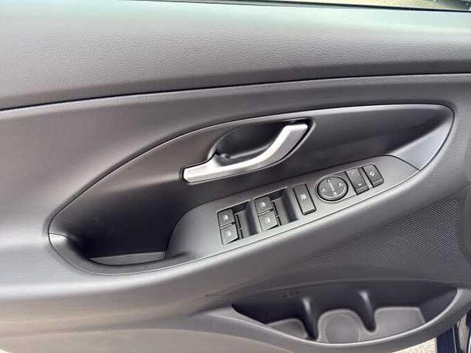 Hyundai i30 Kombi 1.5 T-GDI Family // LED/Kamera/SHZ