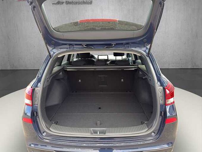 Hyundai i30 Kombi 1.5 T-GDI Family // LED/Kamera/SHZ