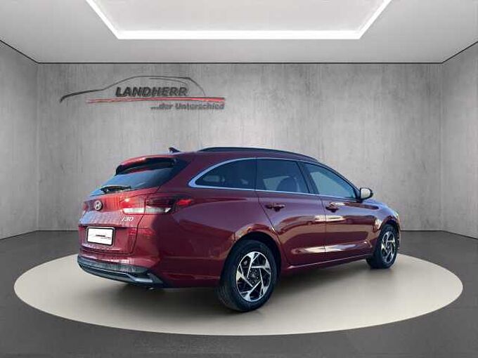 Hyundai i30 Kombi 1.5 T-GDI Family // LED/Kamera/SHZ