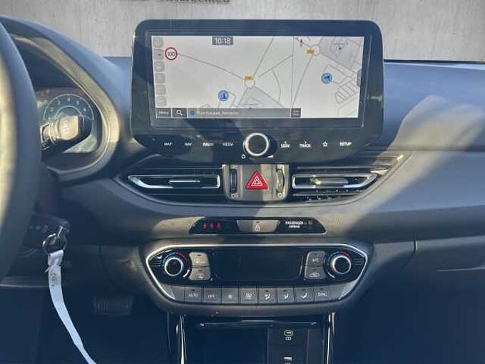 Hyundai i30 Kombi 1.5 T-GDI Family // LED/Kamera/SHZ