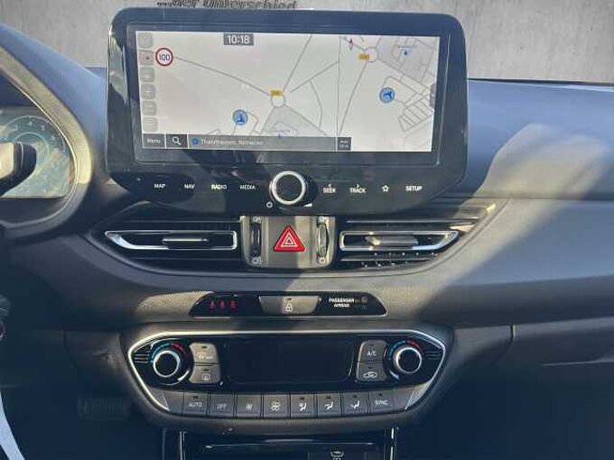 Hyundai i30 Kombi 1.5 T-GDI Family // LED/Kamera/SHZ