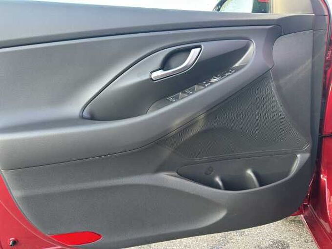 Hyundai i30 Kombi 1.5 T-GDI Family // LED/Kamera/SHZ