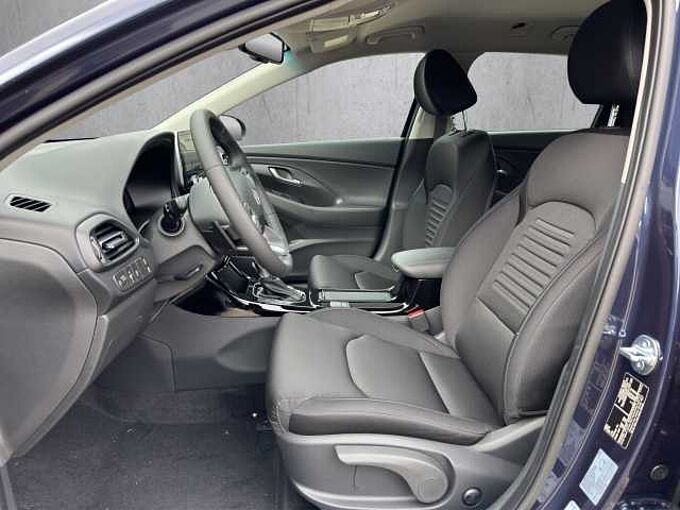 Hyundai i30 Kombi 1.5 T-GDI Family // LED/Kamera/SHZ