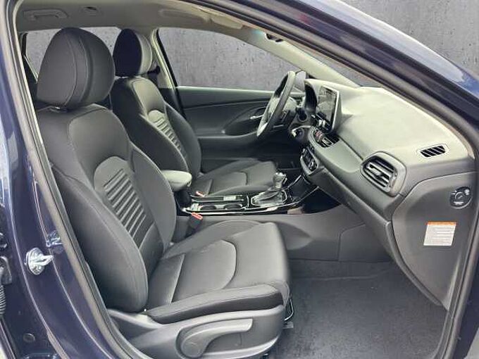 Hyundai i30 Kombi 1.5 T-GDI Family // LED/Kamera/SHZ
