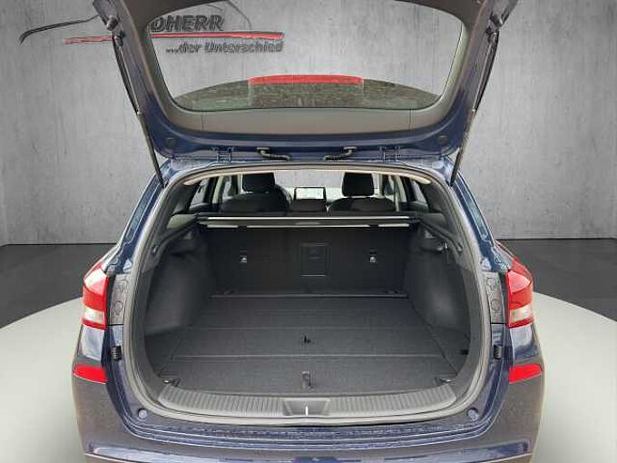 Hyundai i30 Kombi 1.5 T-GDI Family // LED/Kamera/SHZ