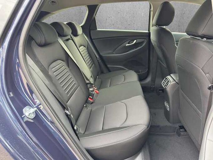 Hyundai i30 Kombi 1.5 T-GDI Family // LED/Kamera/SHZ