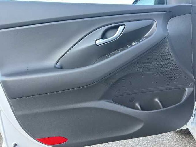 Hyundai i30 Kombi 1.5 T-GDI Family // LED/Kamera/SHZ