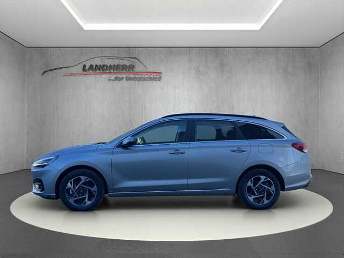 Hyundai i30 Kombi 1.5 T-GDI Family // LED/Kamera/SHZ