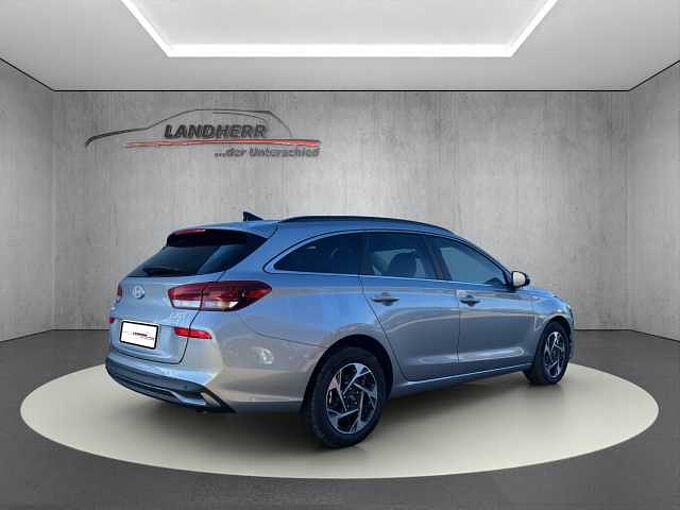 Hyundai i30 Kombi 1.5 T-GDI Family // LED/Kamera/SHZ