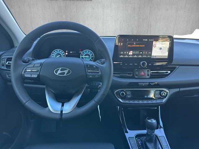 Hyundai i30 Kombi 1.5 T-GDI Family // LED/Kamera/SHZ