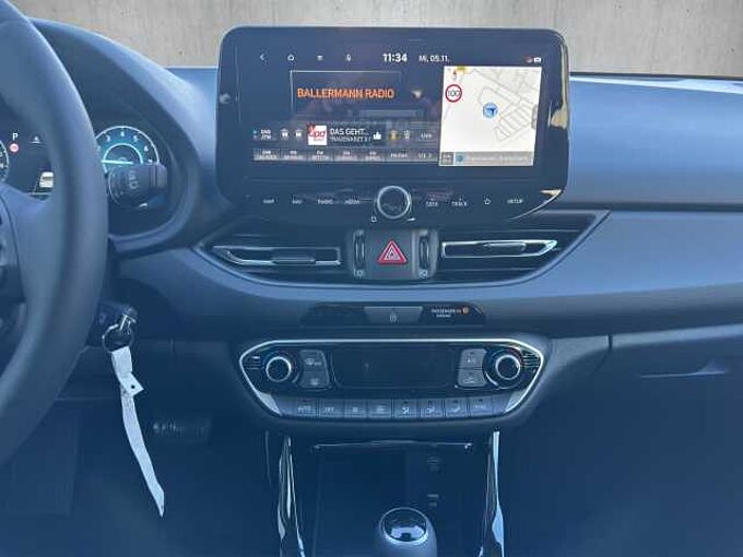 Hyundai i30 Kombi 1.5 T-GDI Family // LED/Kamera/SHZ