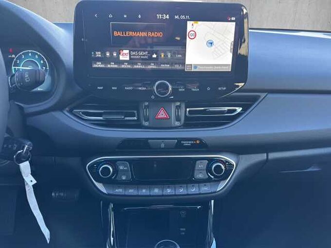 Hyundai i30 Kombi 1.5 T-GDI Family // LED/Kamera/SHZ