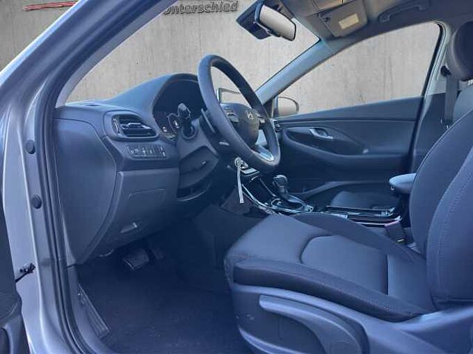 Hyundai i30 Kombi 1.5 T-GDI Family // LED/Kamera/SHZ