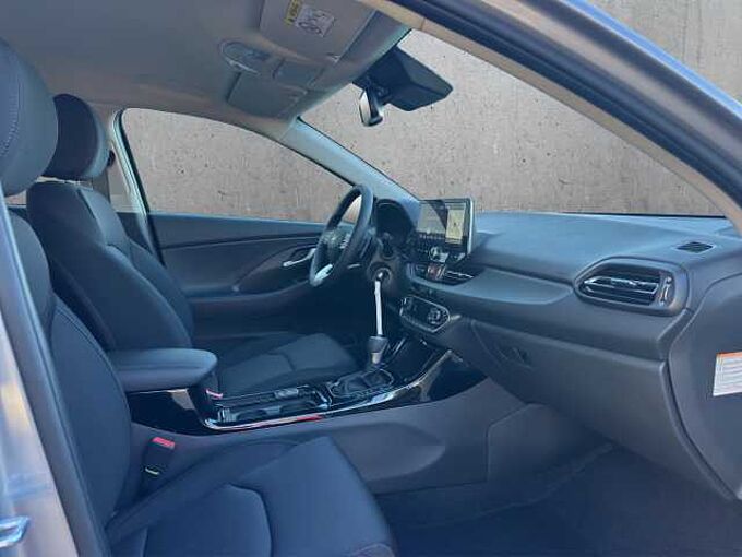 Hyundai i30 Kombi 1.5 T-GDI Family // LED/Kamera/SHZ