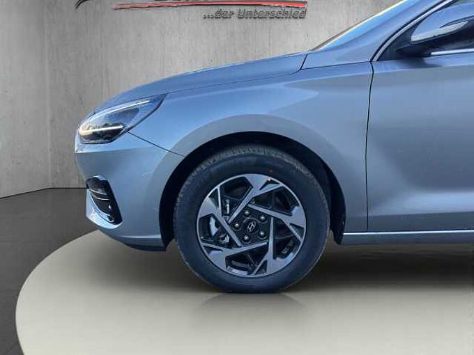 Hyundai i30 Kombi 1.5 T-GDI Family // LED/Kamera/SHZ