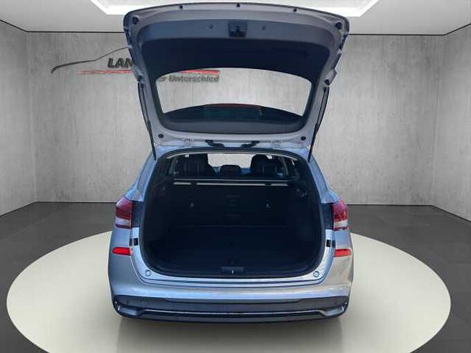 Hyundai i30 Kombi 1.5 T-GDI Family // LED/Kamera/SHZ