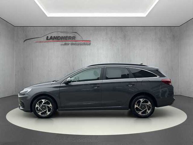 Hyundai i30 1.5 Family Rückfahrkamera/Lenkradheizung