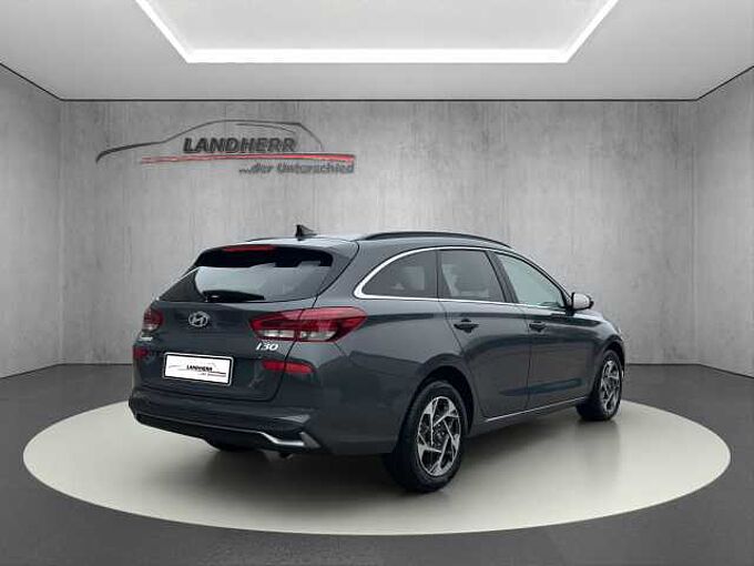 Hyundai i30 1.5 Family Rückfahrkamera/Lenkradheizung