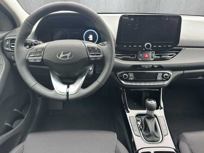 Hyundai i30 1.5 Family Rückfahrkamera/Lenkradheizung