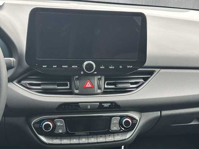 Hyundai i30 1.5 Family Rückfahrkamera/Lenkradheizung