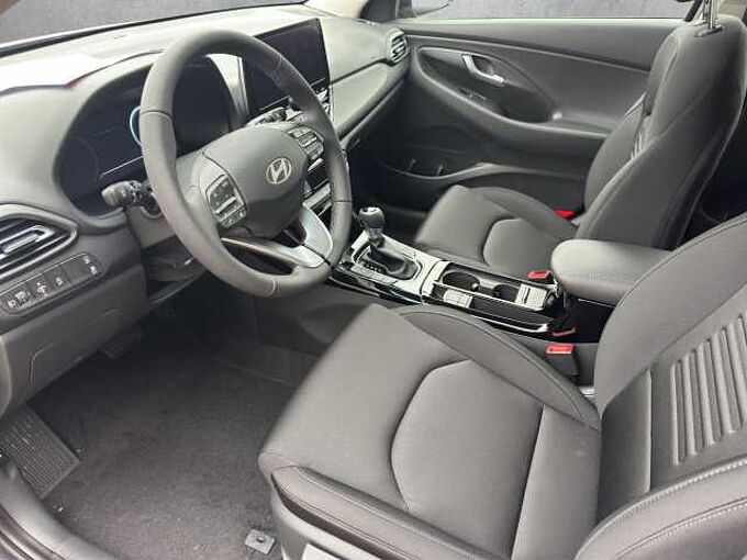 Hyundai i30 1.5 Family Rückfahrkamera/Lenkradheizung