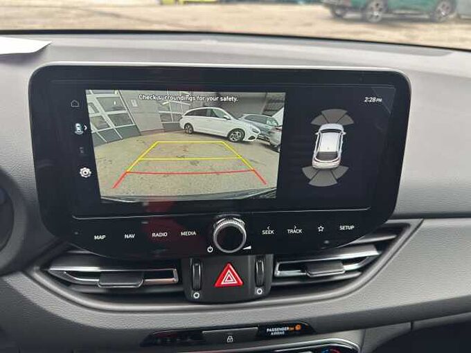 Hyundai i30 1.5 Family Rückfahrkamera/Lenkradheizung