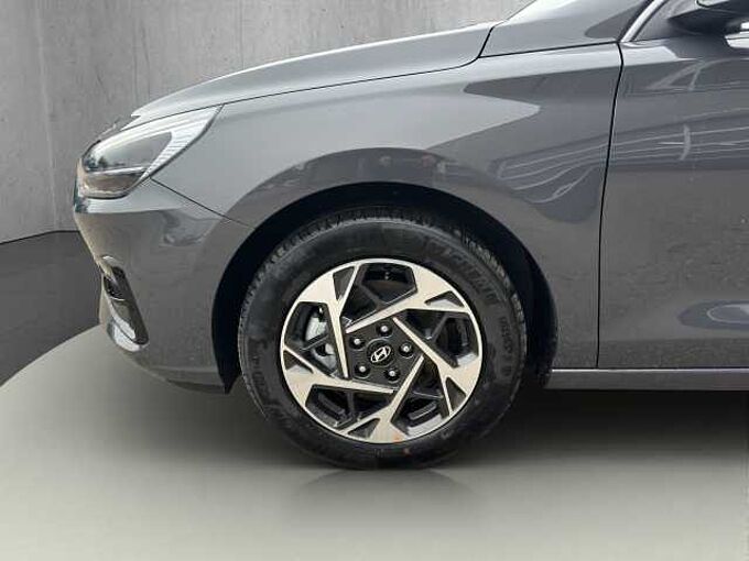 Hyundai i30 1.5 Family Rückfahrkamera/Lenkradheizung