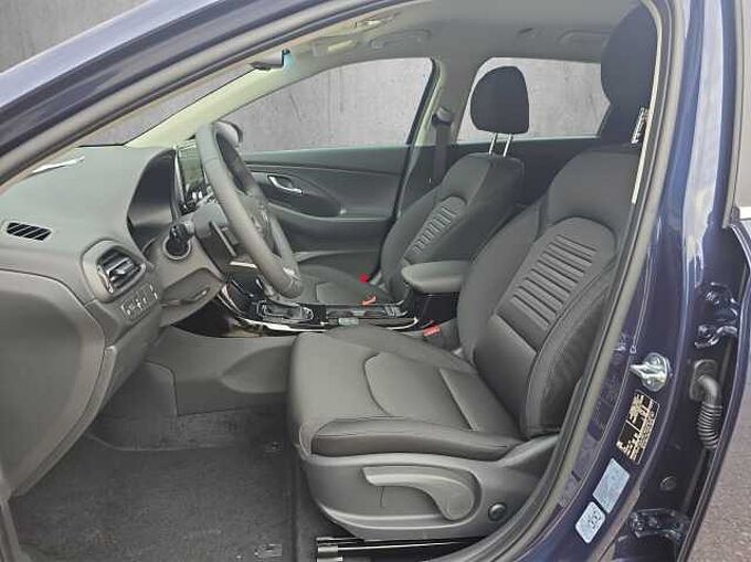 Hyundai i30 Kombi 1.5 T-GDI Family // LED/Kamera/SHZ