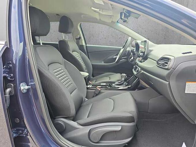 Hyundai i30 Kombi 1.5 T-GDI Family // LED/Kamera/SHZ