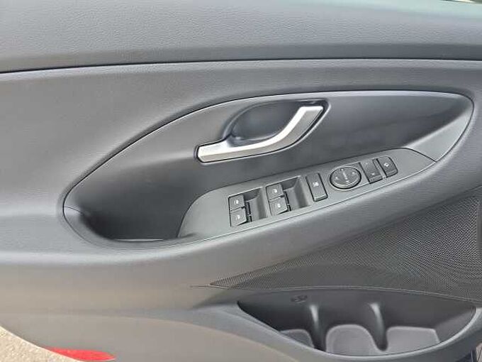 Hyundai i30 Kombi 1.5 T-GDI Family // LED/Kamera/SHZ