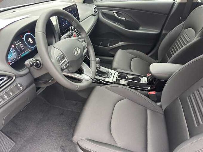 Hyundai i30 1.5 Family Rückfahrkamera/Lenkradheizung