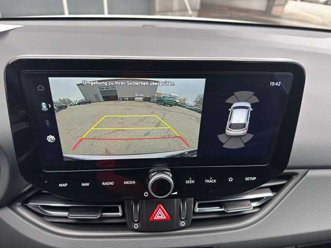 Hyundai i30 1.5 Family Rückfahrkamera/Lenkradheizung