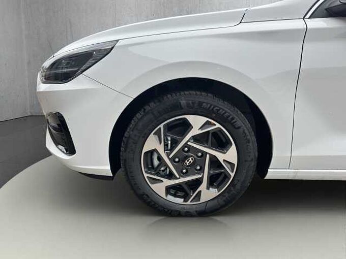 Hyundai i30 1.5 Family Rückfahrkamera/Lenkradheizung