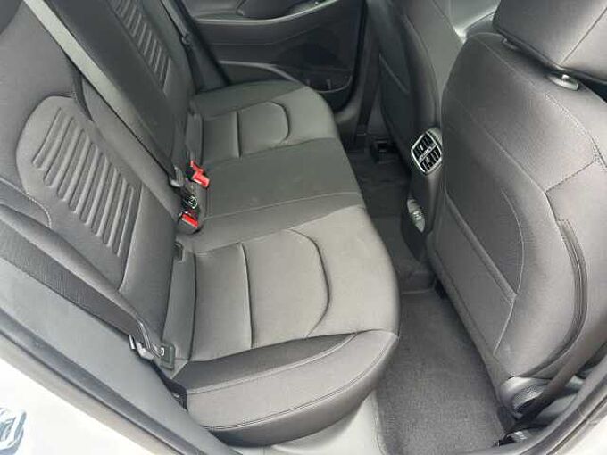 Hyundai i30 1.5 Family Rückfahrkamera/Lenkradheizung