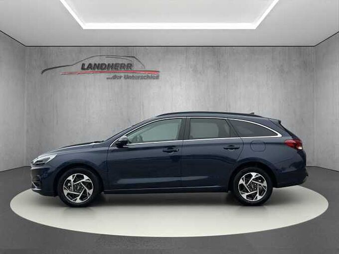 Hyundai i30 1.5 Family Rückfahrkamera/Lenkradheizung