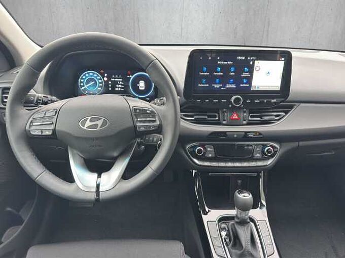 Hyundai i30 1.5 Family Rückfahrkamera/Lenkradheizung