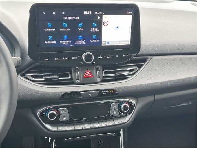 Hyundai i30 1.5 Family Rückfahrkamera/Lenkradheizung