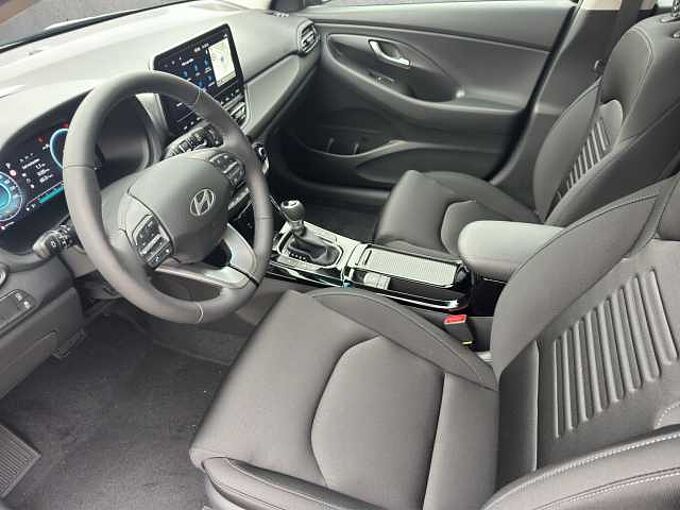 Hyundai i30 1.5 Family Rückfahrkamera/Lenkradheizung