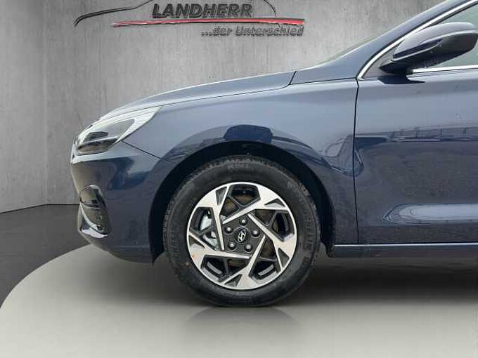 Hyundai i30 1.5 Family Rückfahrkamera/Lenkradheizung