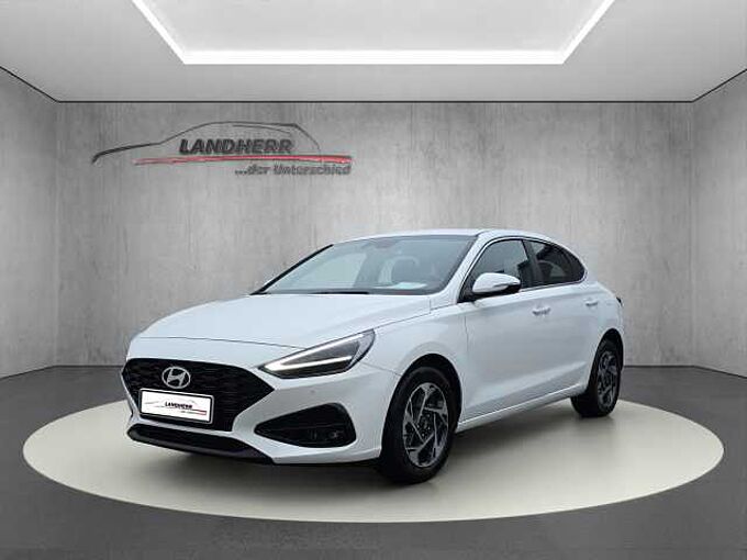 Hyundai i30 Fastback Family 5.J Garantie//Rückfahrkamera/Lenkradheizung