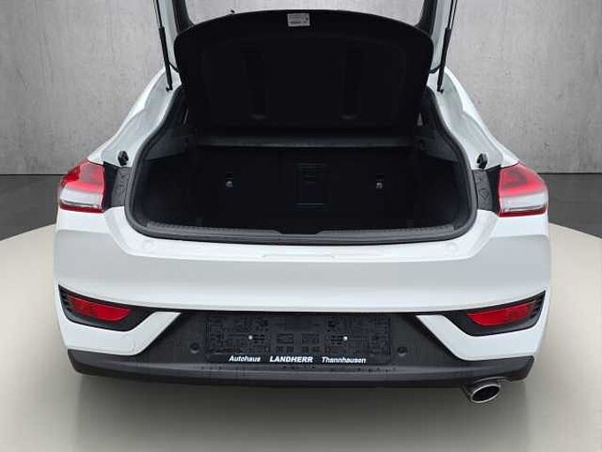 Hyundai i30 Fastback Family 5.J Garantie//Rückfahrkamera/Lenkradheizung