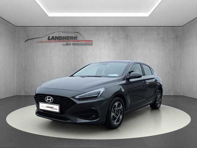 Hyundai i30 Fastback Family 5.J Garantie//Rückfahrkamera/Lenkradheizung