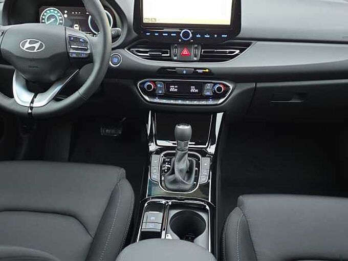 Hyundai i30 Fastback Family 5.J Garantie//Rückfahrkamera/Lenkradheizung