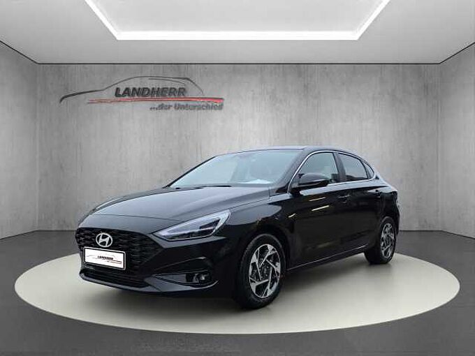 Hyundai i30 Fastback Family 5.J Garantie//Rückfahrkamera/Lenkradheizung